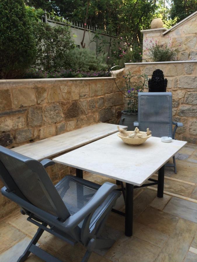 Exceptional Villa in Voula near the sea Atene Esterno foto
