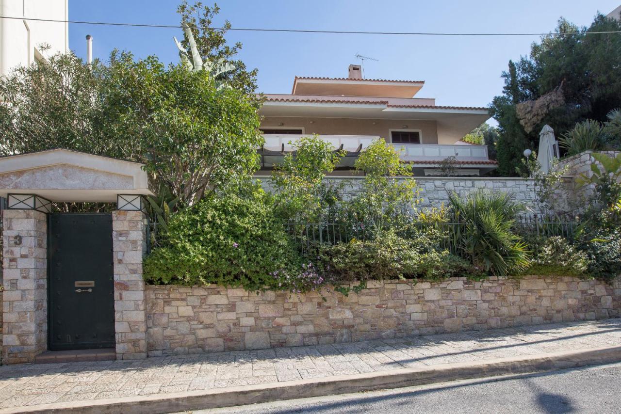 Exceptional Villa in Voula near the sea Atene Esterno foto
