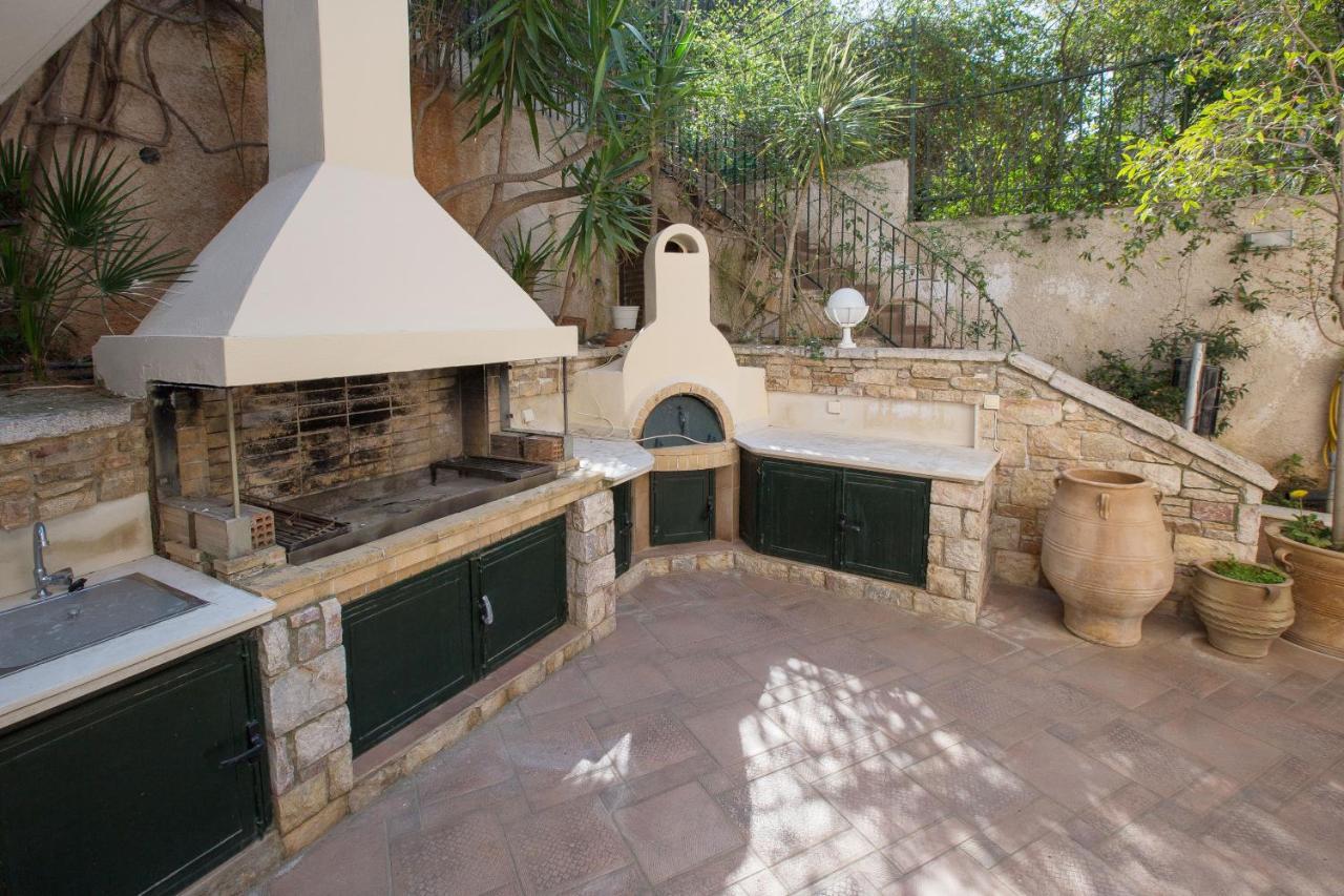 Exceptional Villa in Voula near the sea Atene Esterno foto