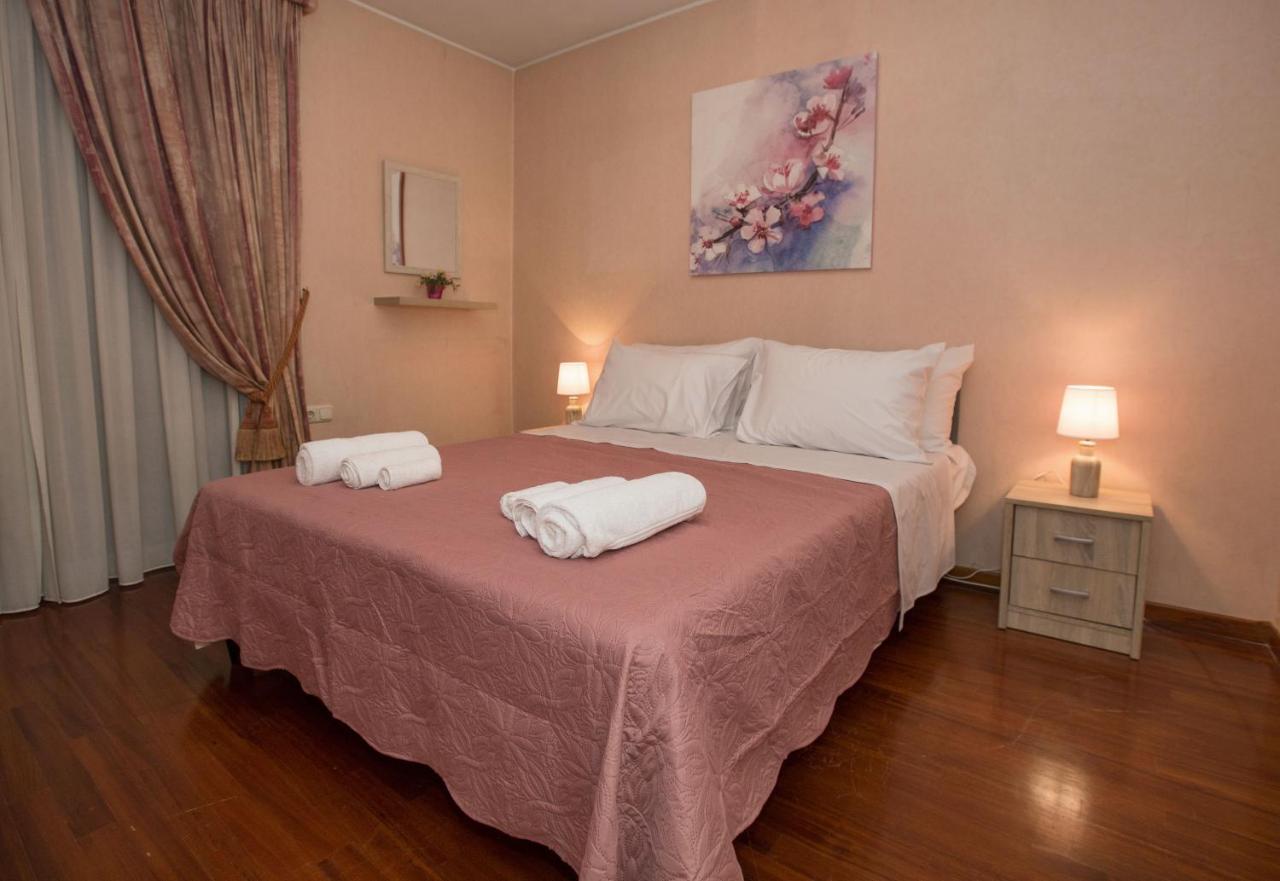 Exceptional Villa in Voula near the sea Atene Esterno foto