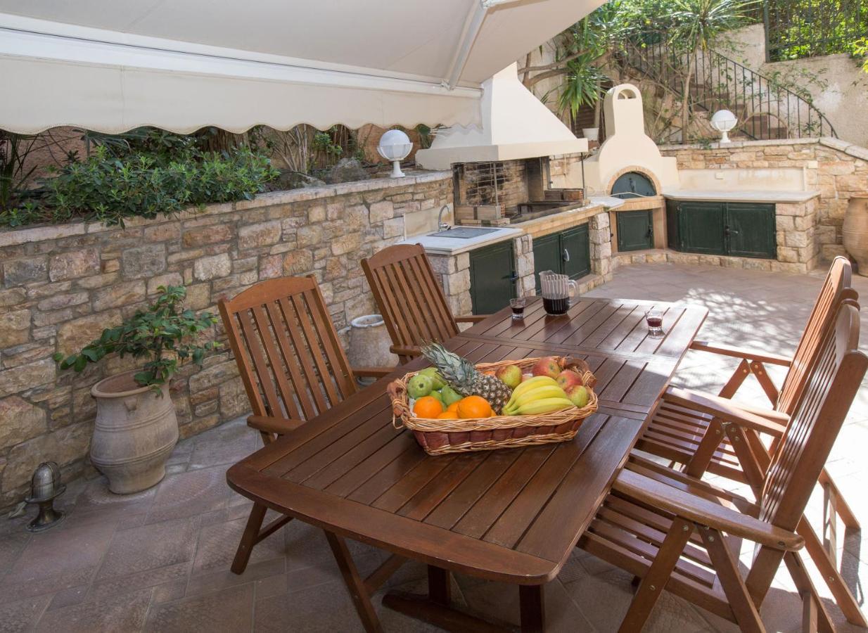 Exceptional Villa in Voula near the sea Atene Esterno foto