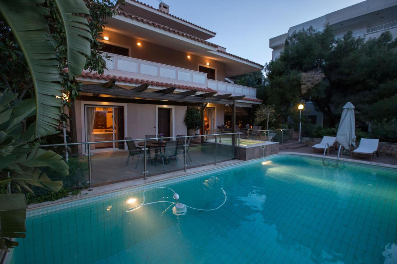 Exceptional Villa in Voula near the sea Atene Esterno foto