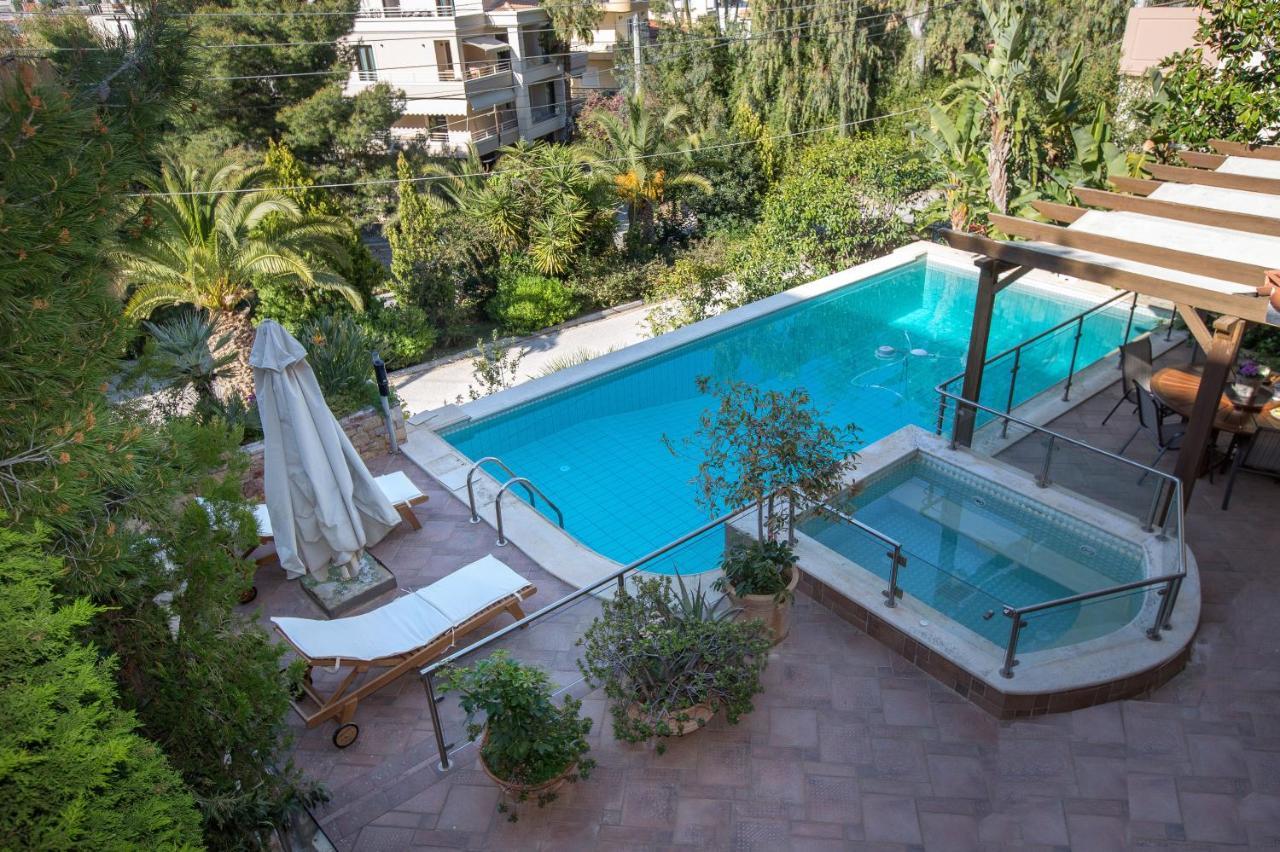 Exceptional Villa in Voula near the sea Atene Esterno foto