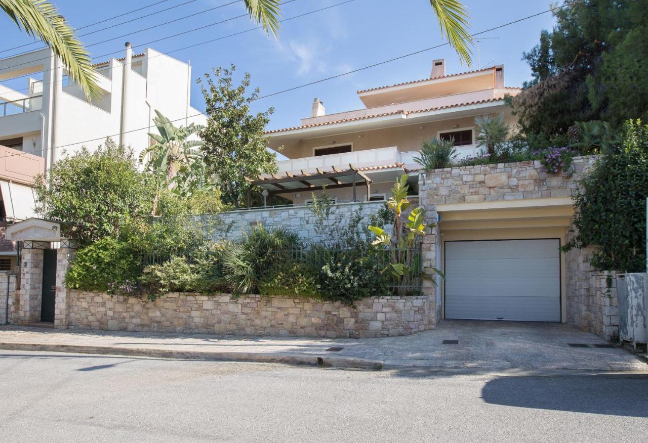 Exceptional Villa in Voula near the sea Atene Esterno foto