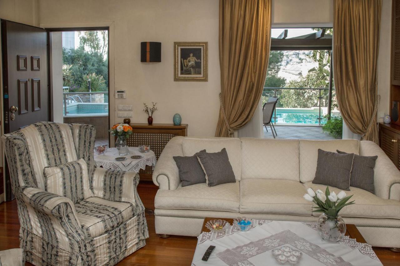 Exceptional Villa in Voula near the sea Atene Esterno foto