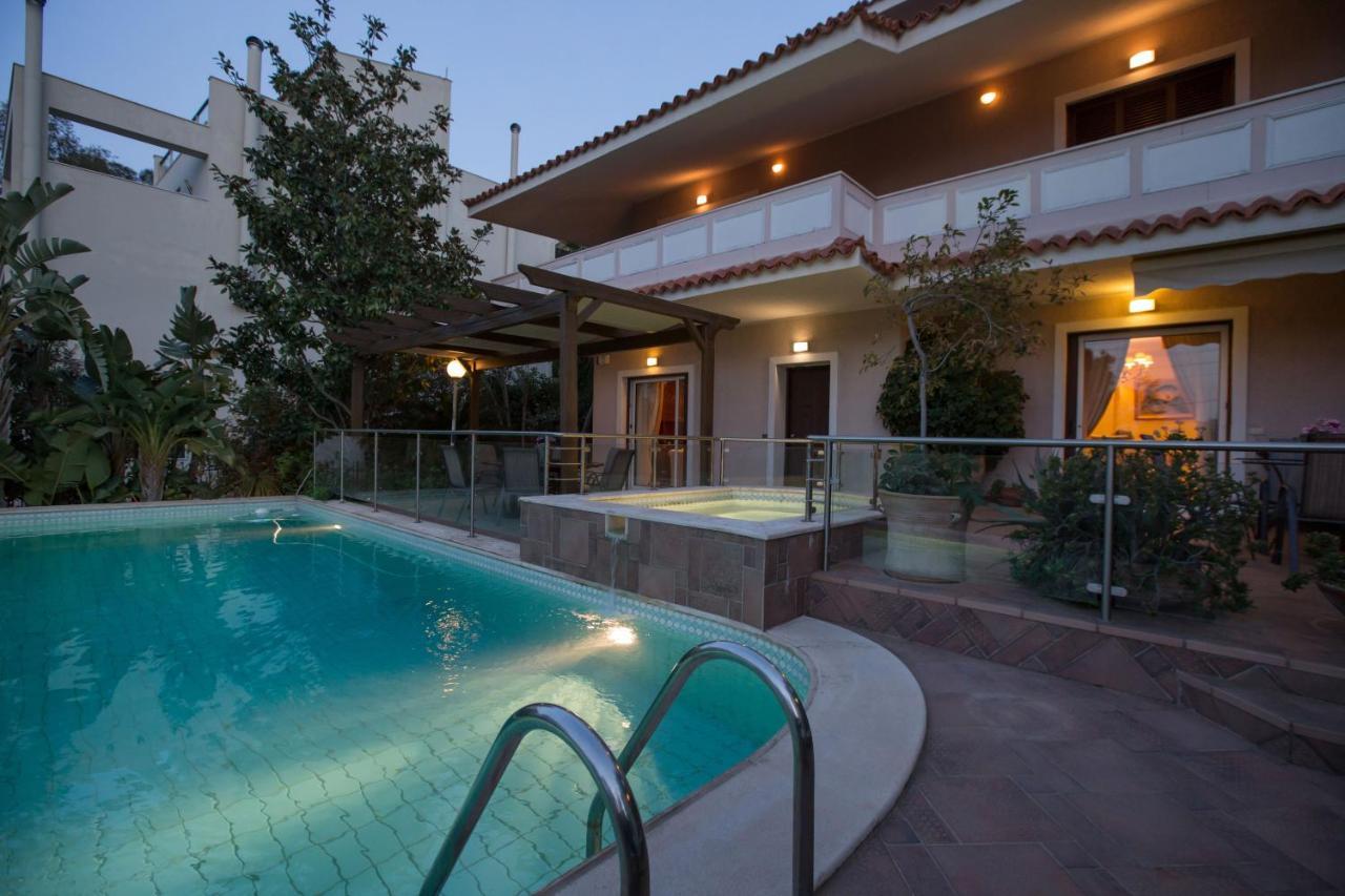 Exceptional Villa in Voula near the sea Atene Esterno foto