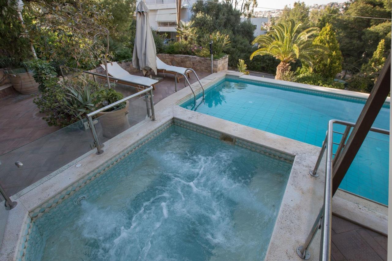 Exceptional Villa in Voula near the sea Atene Esterno foto